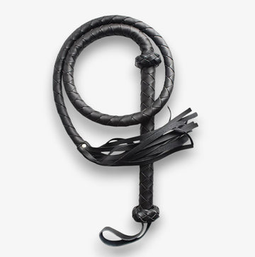 LEATHER WHIP - Leather whip for controlled sensations