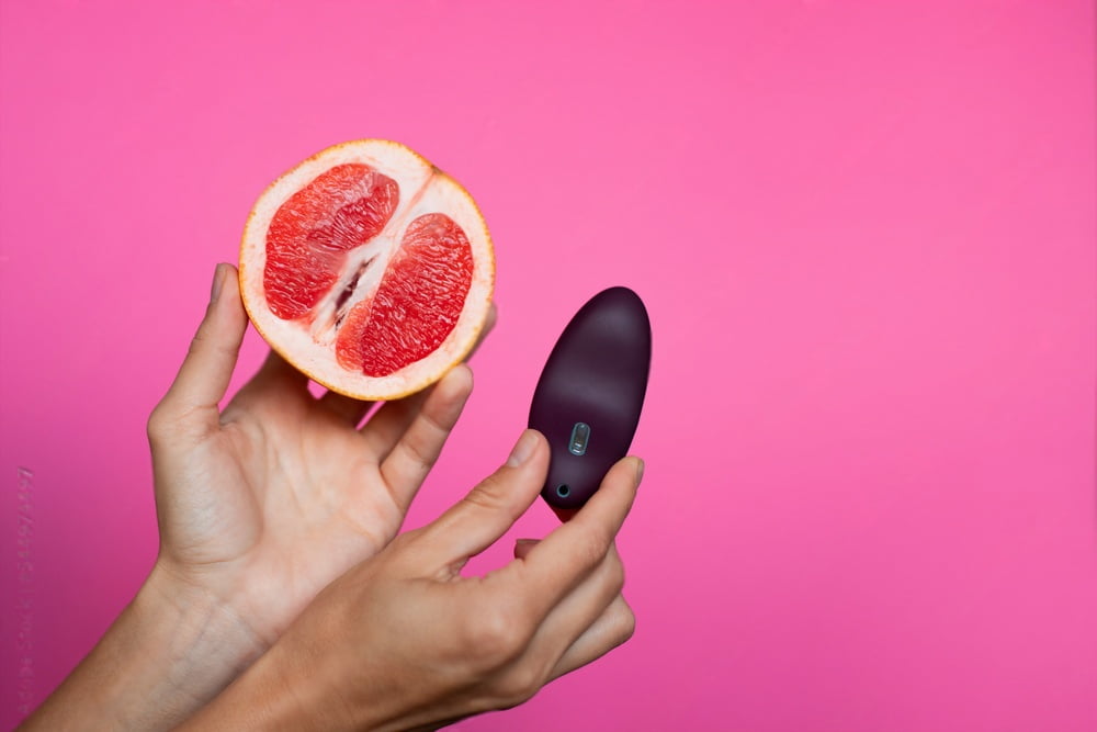 maximizing pleasure through the use of a vibrating dildo